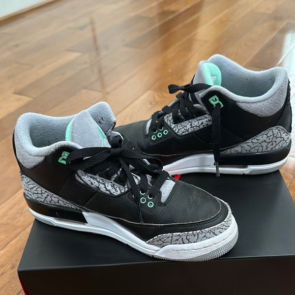 Air Jordan 3 Retro - Picture 3 of 5